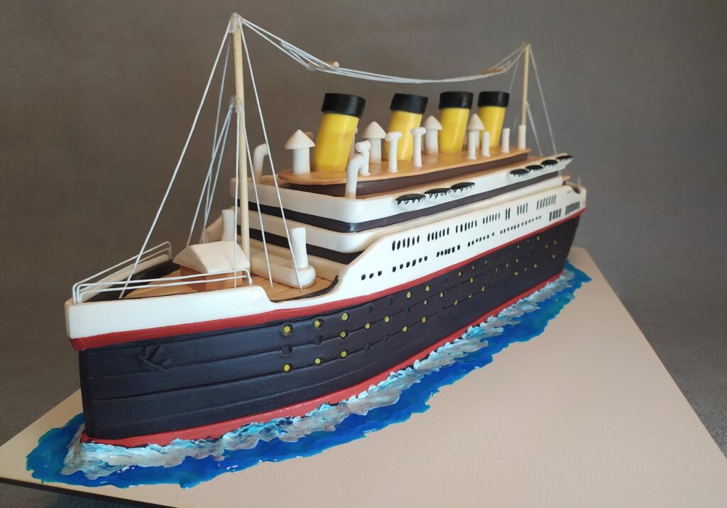 Кондитер з Дніпра приготував торт у вигляді легендарного «Титаніку»: ФОТО Торт у вигляді «Титаніку», Дмитро Никифоров - Дніпро Регіон