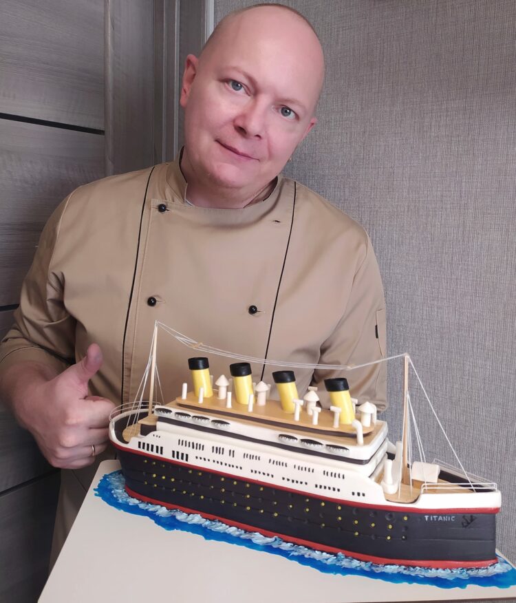 Кондитер з Дніпра приготував торт у вигляді легендарного «Титаніку»: ФОТО