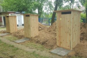Зневоднення Каховського моря: на Дніпропетровщині в одному з міст встановили вуличні туалети
