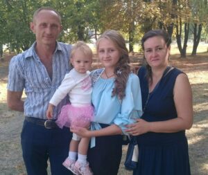 Я намагаюся знайти світло серед темряви: історія 17-річної Анастасії, тато якої загинув на війні