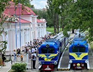 У Дніпрі запустили дитячу залізницю: скільки коштують квитки