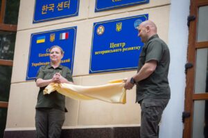 У Дніпрі відкрили перший в Україні навчальний хаб для оборонців