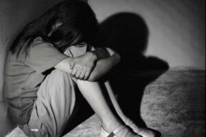 У Дніпрі дідусь зґвалтував 7-річну дівчинку і її подружку