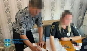Поки мами не було вдома, розбещував 10-річну квартирантку: під Дніпром затримали педофіла