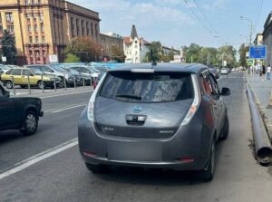 Ледве не сталася біда: у центрі Дніпра водієві стало погано за кермом через спеку