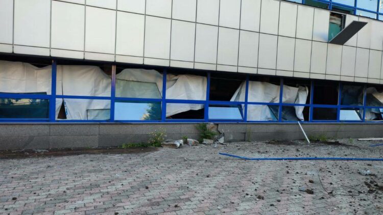Ранкова атака по Дніпру 15 серпня: пошкоджено відомий басейн міста (ФОТО)