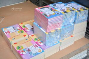 45 тисяч новеньких екземплярів: Дніпро отримав чергову партію підручників для НУШ