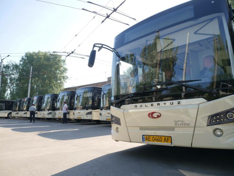 У Кривому Розі на маршрути вийшли 10 нових автобусів - Дніпро Регіон
