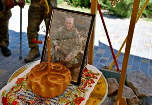Замість батька тепер воює син: у лікарні Дніпра від отриманих поранень помер Герой з Нікополя