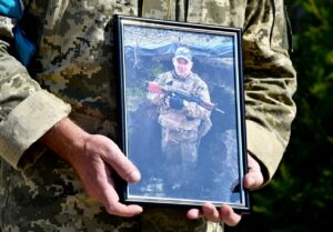 Йому тепер назавжди 43 роки: у Нікополі провели в останню путь загиблого Захисника