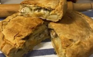 Як приготувати курячий пиріг з курки з картоплею: рецепт