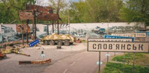Новий скандал з Музеєм АТО: замість фільму «Дніпро – форпост України» демонструють оголені тіла