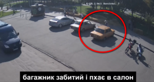 У Дніпрі місцеві жителі розікрали дитячу фотозону у сквері Усачова (Відео)