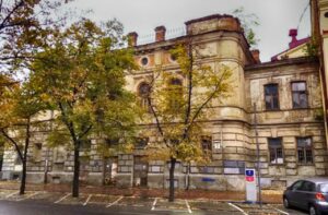 Будівля у стилі ренесанс: у Дніпрі майже за 16 млн грн продають найстарійший міський клуб