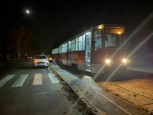 Панянка була напідпитку: Кривому Розі жінка загинула під колесами трамвая