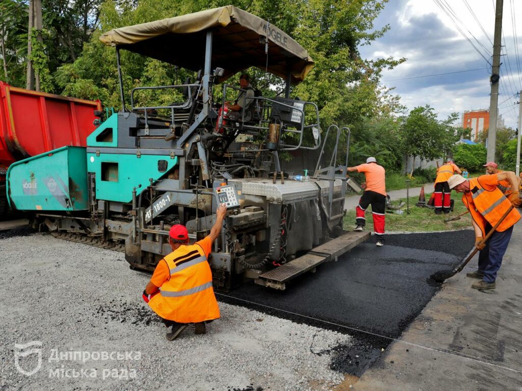 У Дніпрі завершують ремонт вул. Робочої: що зроблено