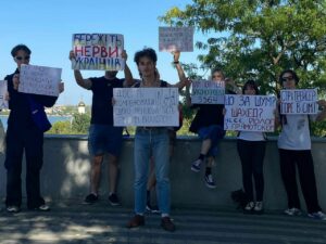 Не крутелики, а чорти: у Дніпрі пройшов мітинг проти стрітрейсерів