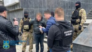 Послуга вартувала майже 200 тис. грн: мешканця Дніпра судитимуть за переправлення ухилянтів за кордон