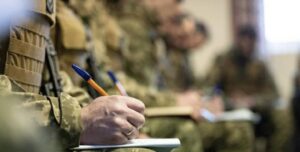 Мобілізація в Україні: що робити, якщо співробітники ТЦК хочуть вручити повістку вдома