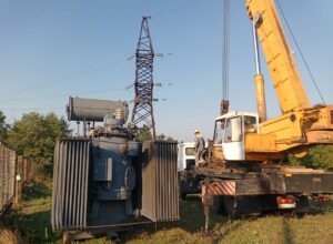 На Дніпропетровщині енергетики ДТЕК встановили 14-тонний трансформатор для живлення нового водогону