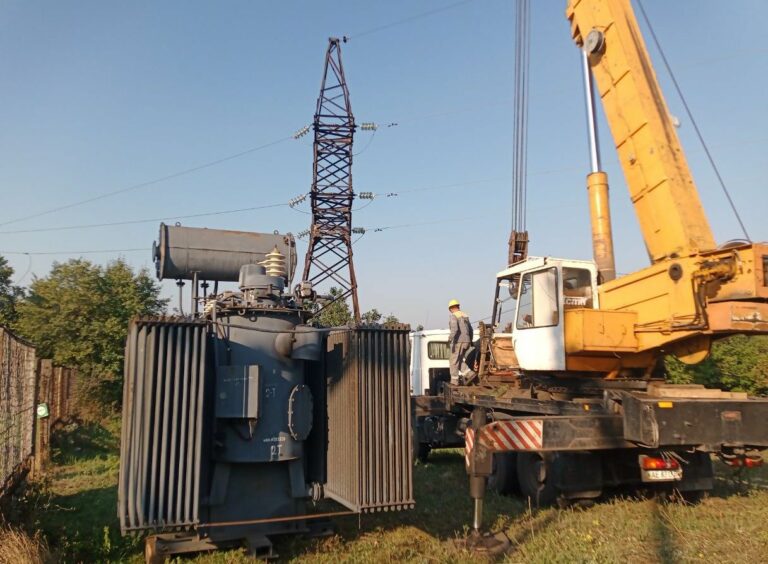 ДТЕК встановили 14-тонний трансформатор - Дніпро Регіон