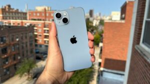 Викрутилися: в міськраді Кам’янського розповіли, навіщо купили іPhone 14 за 50 тис. грн