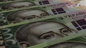 В Україні у 1,5 рази збільшили оплату праці безробітних, які беруть участь у проєкті “Армія відновлення”