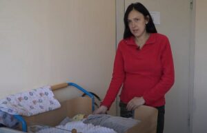 Чекала на вагітність 15 років, а народила у Дніпрі: переселенка мріє показати двійнятам звільнений Луганськ