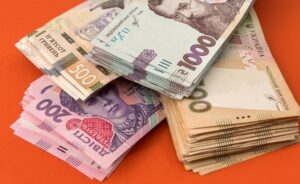Адресна матеріальна допомога на медикаменти та лікування від міста: хто з дніпрян має право її отримати