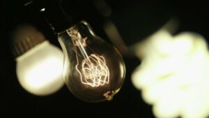 Відключення електроенергії у Дніпрі 6 листопада: де не буде світла