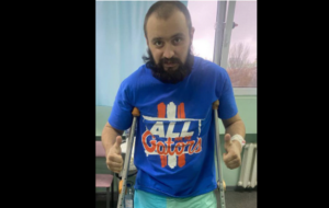 Вже на милицях стрибає по коридору лікарні: у Мечникова врятували бойового медика з Полтавщини