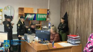 На Дніпропетровщині чиновниця заволоділа майже 1 млн грн на закупівлі електроенергії