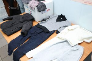 У Дніпрі родини ВПО можуть безкоштовно отримати бокс із зимовим дитячим одягом