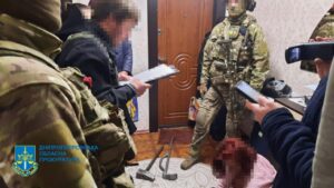 На Дніпропетровщині викрито працівницю стратегічного підприємства, яка передавала дані про розташування ЗСУ