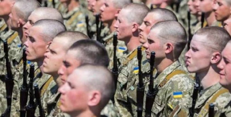 Чи будуть в Україні масово забирати на війну з 18 років
