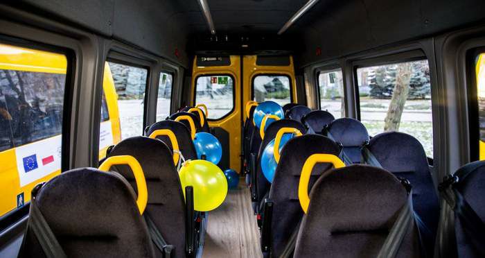 Поляки передали на Дніпропетровщину шкільні автобуси - Дніпро Регіон