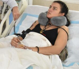 По її пораненому тілу повзали миші: у Дніпрі рятують військову, яка підірвалась на міні