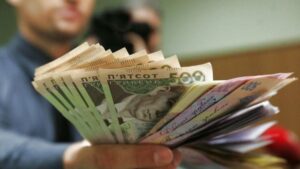 Стало відомо, на скільки збільшилася середня зарплата в Україні за 2023 рік