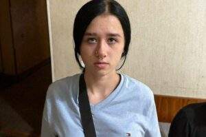 Дівчину виявили на даху багатоповерхівки: зниклу у Кривому Розі дівчину знайшли з порізаними венами