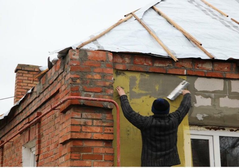 У Нікополі продовжується відновлення житлових будинків - Дніпро Регіон