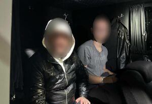 Мешканець Дніпропетровщини возив ухилянтів за кордон у переобладнаному мікроавтобусі
