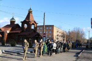У Захисника залишилися мама та сестра: від поранень у лікарні помер Герой з Нікополя
