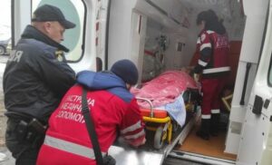 Швидку викликала донька з Одеси: екстрені служби врятували життя 63-річній жінці з Новомосковського району