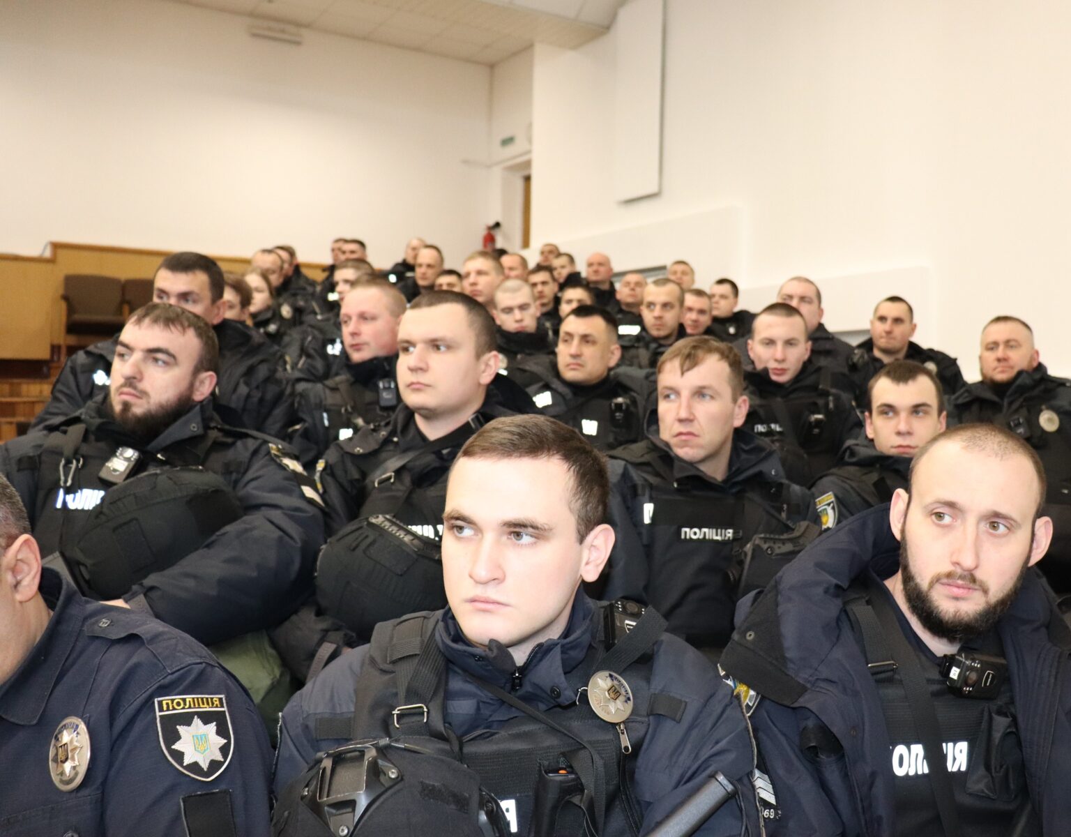 У школах Дніпропетровщини почали працювати 106 офіцерів служби освітньої безпеки