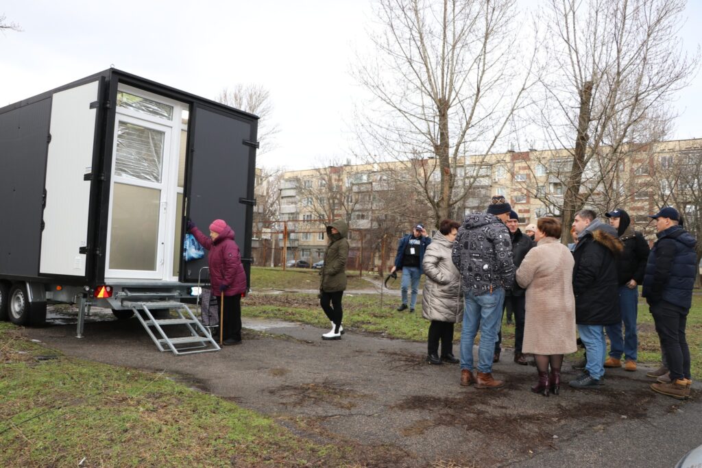 Нікополь відвідали американські благодійники Нікополь відвідали американські благодійники - Дніпро Регіон