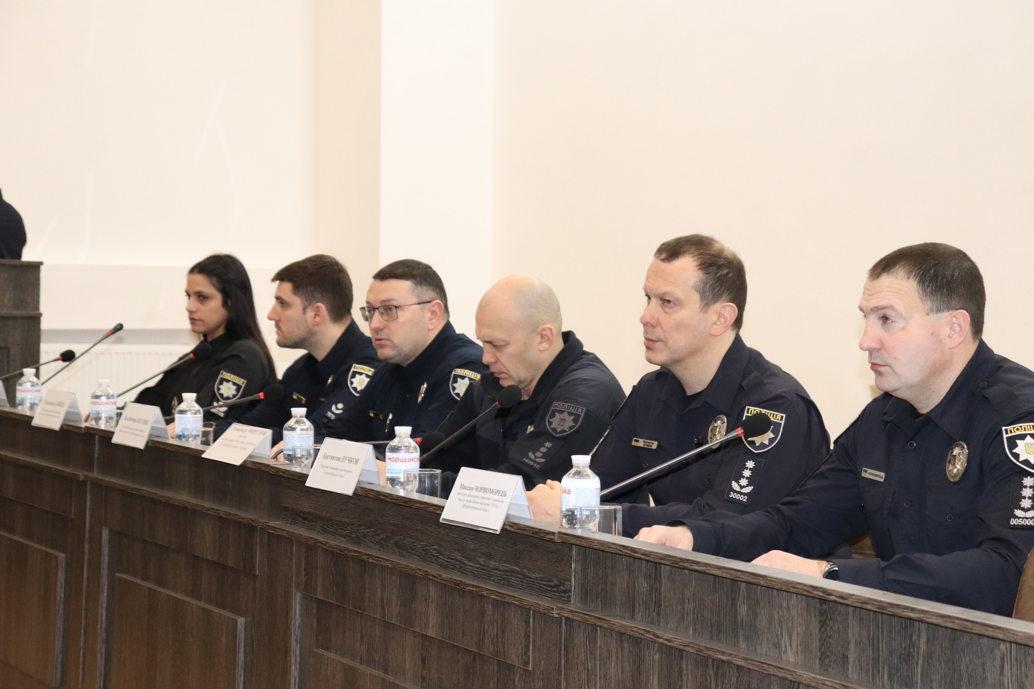 У школах Дніпропетровщини почали працювати 106 офіцерів служби освітньої безпеки