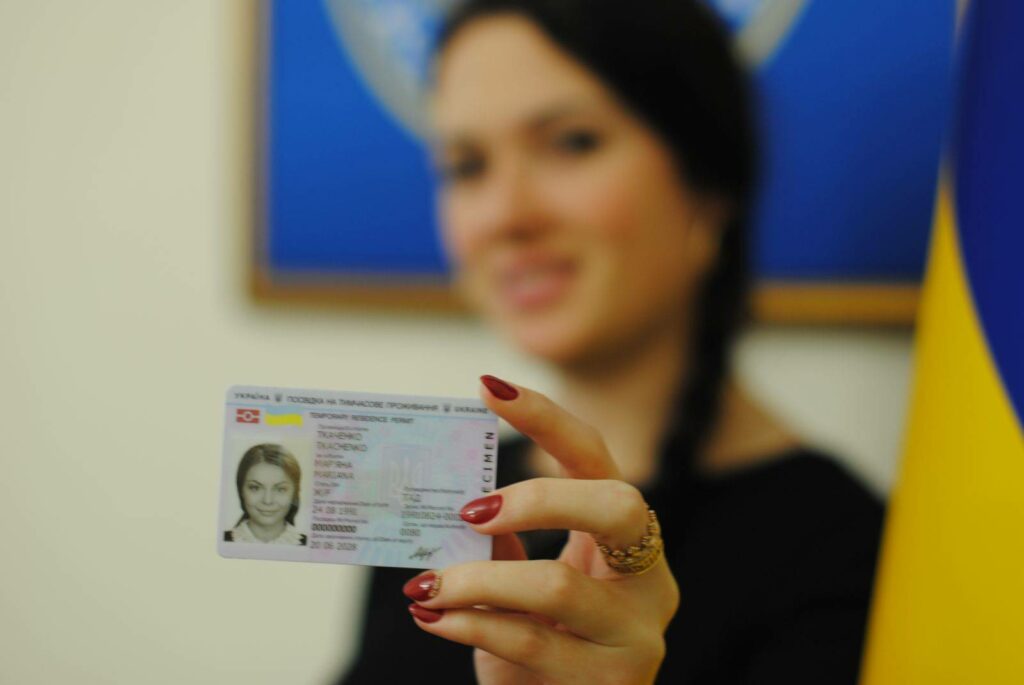 У Дніпрі розповіли, на який термін дії видається посвідка на тимчасове проживання в Україні На який термін дії видається посвідка на тимчасове проживання - Дніпро Регіон