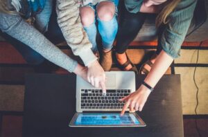 Безкоштовне вивчення англійської мови: які освітні платформи доступні у Дніпропетровській області