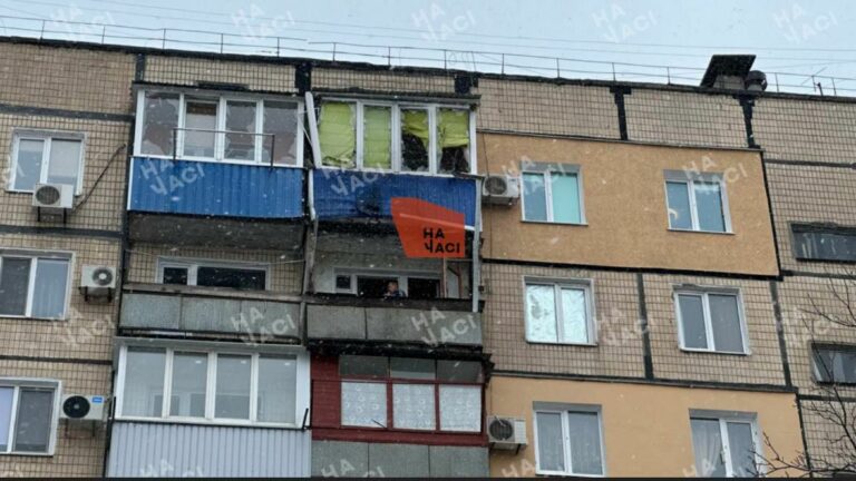 На Дніпропетровщині із РПГ обстріляли житловий багатоповерховий будинок: подробиці
