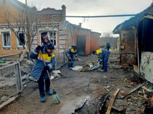 Багатостраждальне місто. Як у Нікополі дбають про благоустрій, незважаючи на щоденні обстріли
